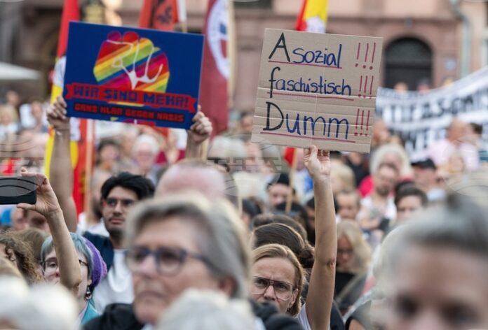 Протестиращ беше прострелян в лицето с предполагаемо пневматично оръжие по време на демонстрация в германската провинция Саксония-Анхалт