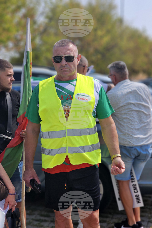 Протестиращи в Русе се обявиха срещу изграждането на вятърни и фотоволтаични мощности