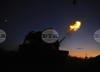 Украинската ПВО неутрализира тази нощ 85 руски дрона, съобщиха украинските военни Украинската ПВО неутрализира тази нощ 85 руски дрона, съобщиха украинските военни