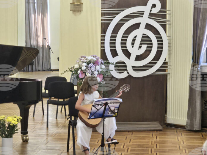 В Добрич започна Международният младежки музикален конкурс „Надежди, таланти, майстори“