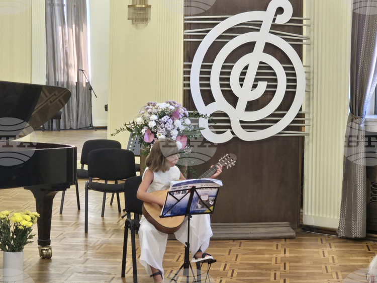 В Добрич започна Международният младежки музикален конкурс „Надежди, таланти, майстори“
