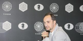 Веселин Топалов поведе с пет точки на легендата в шахмата Гари Каспаров в демонстративния мач между двамата в Сейнт Луис