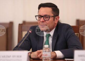 Вицепремиерът Александър Пулев обяви в парламентарна комисия предстояща среща с „Райнметал“