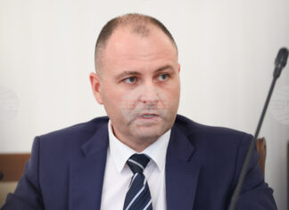 „Лукойл“ работи с минимална надценка, но следи да има положителен финансов резултат, каза особеният търговски управител Евгени Симеонов