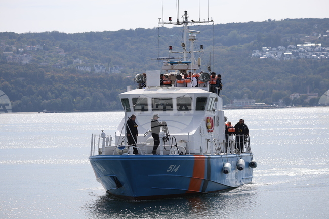 Двамата пострадали моряци при инцидента с корабите в български води бяха докарани във Варна.