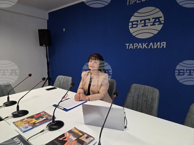 Представяне на октомврийския брой на сп. ЛИК „100 години „Варненско лято“ на музикалната сцена"
                                                                                                Участието във фестивали в България е нова стъпка в творческото развитие на нашите деца, каза Анна Войтович от Тараклия