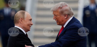 Владимир Путин и Доналд Тръмп по време на миналогодишната си среща в Аляска, 15 август 2025 г.