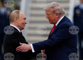 Владимир Путин и Доналд Тръмп по време на миналогодишната си среща в Аляска, 15 август 2025 г.