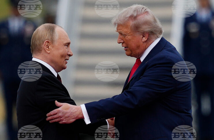 Владимир Путин и Доналд Тръмп по време на миналогодишната си среща в Аляска, 15 август 2025 г.
