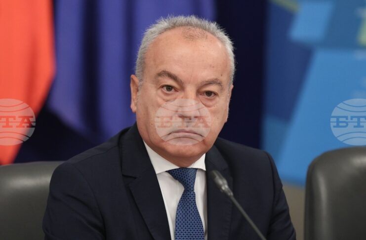 Амбицията ни е да направим бюджет за 2027 г. с дефицит колкото се може по-близо до 3 процента от БВП, каза финансовият министър Гълъб Донев