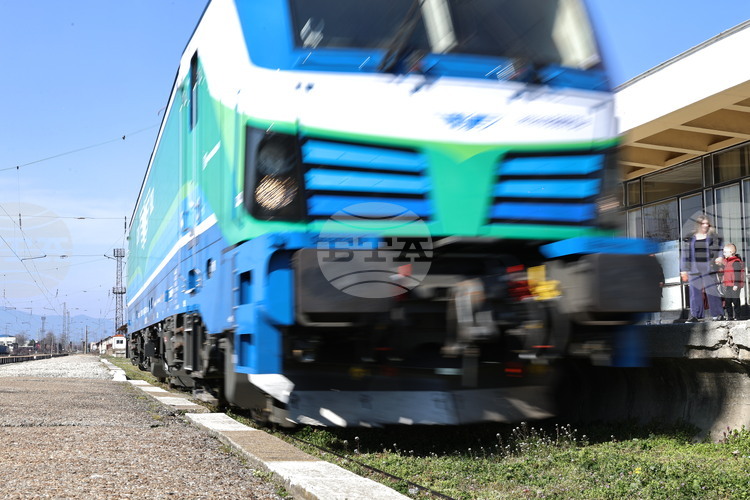 Аварията на изтичане на газ от цистерна на гарата в Карлово е остранена