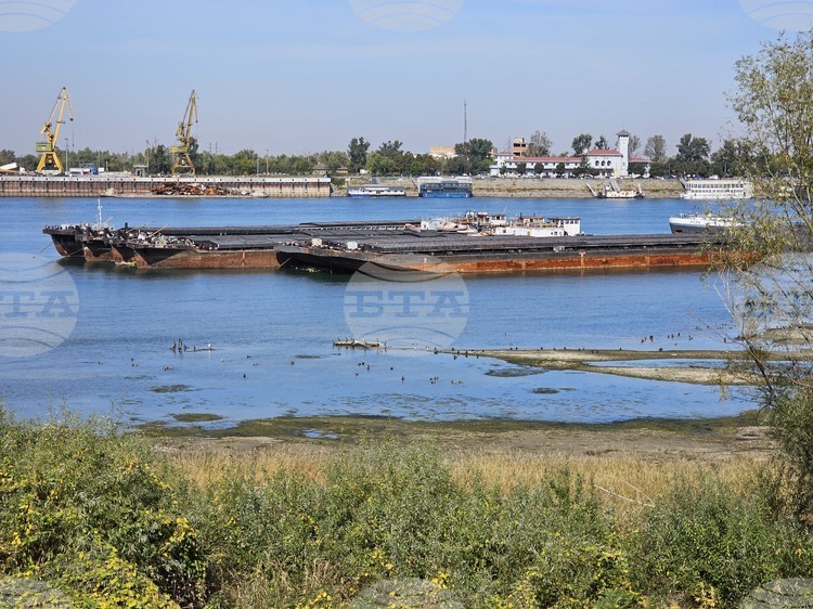 България и Румъния предприемат мерки за по-добра защита от наводнения и засушавания по Дунав
