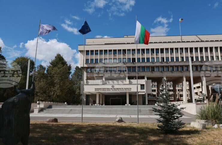 Българските граждани в Австрия да избягват масови струпвания на хора, днес се очакват демонстрации, съобщиха от МВнР