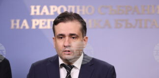 Божидар Божанов