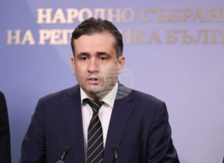 Божидар Божанов