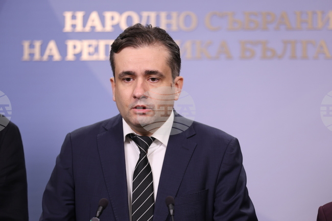 Божидар Божанов