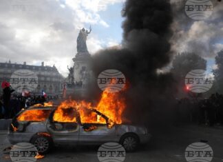 Кадри от протестите, прераснали в насилие в Париж на 17 октомври 2026 г.