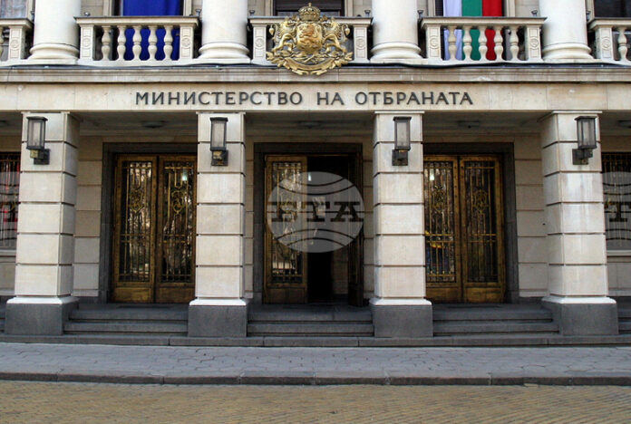 Чуждестранни военнослужещи и техника ще преминат по републиканската пътна мрежа Чуждестранни военнослужещи и техника ще преминат по републиканската пътна мрежа за участие в учение в Румъния, съобщиха от Министерството на отбраната