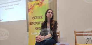 Да откриваш красотата дори когато тя сякаш отсъства, е посланието на дебютната стихосбирка на Силвия Алексиева „Ахилесови цветя“