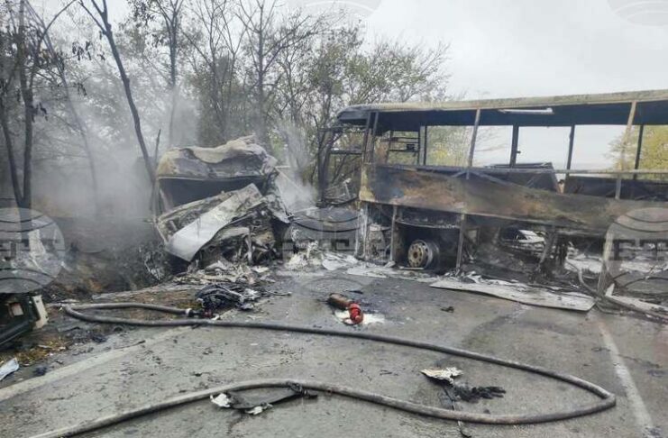 Двамата водачи на камионите са загинали при катастрофата, затворила пътя Русе – София