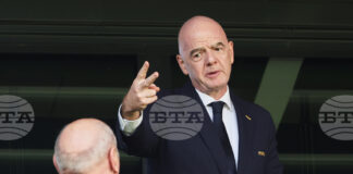 ФИФА отрече Джани Инфантино да е получавал допълнителна заплата