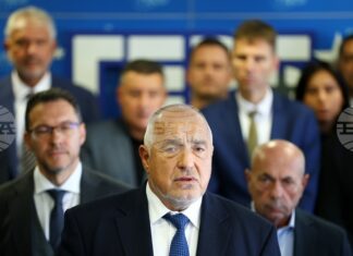 ГЕРБ събира подписи за извънредно заседание на парламента и за оставката на председателя Михаела Доцова