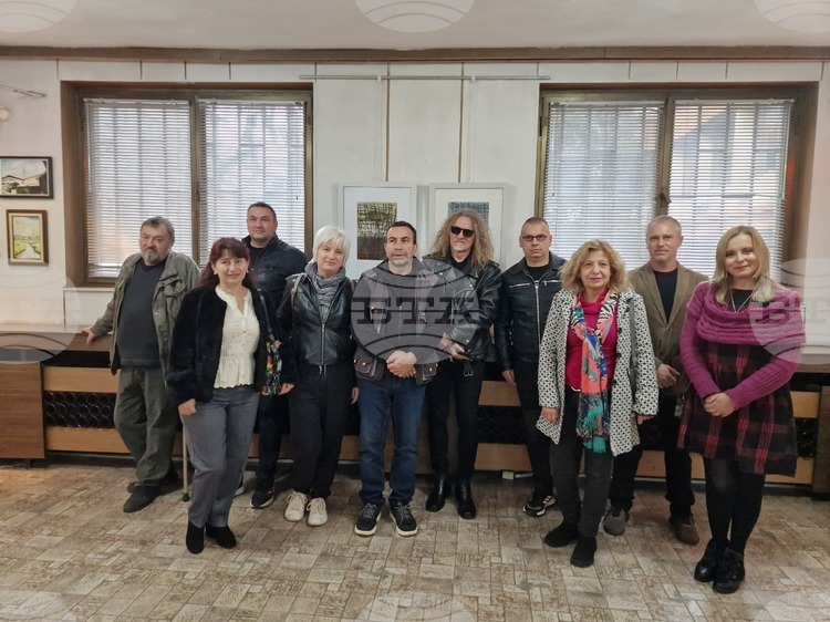 Художници от Търговище показват 40 картини в нова изложба
