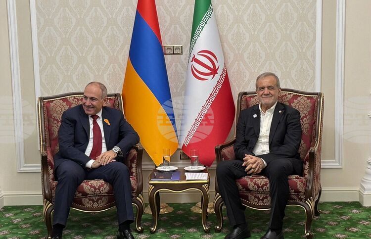 ИРНА: Иранският президент изтъкна значението на постоянната комуникация между Иран и Армения