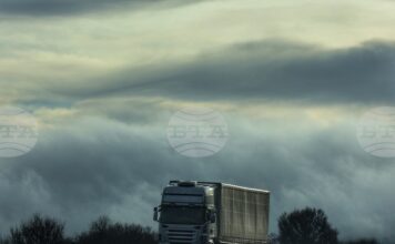 Изтичане на гориво има на 157-ия километър на автомагистрала „Тракия“ в посока София поради катастрофа