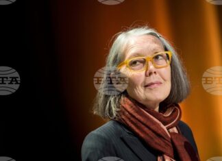 Канада приветства Нобеловата награда за литература на Ан Карсън Канада приветства Нобеловата награда за литература на Ан Карсън