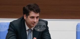 Минималната работна заплата трябва да се повишава плавно, за да не губи икономиката конкурентоспособност, смята вицепремиерът Пеканов