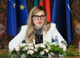 Министърът на външните работи Петрова ще направи официално посещение в Нидерландия Министърът на външните работи Петрова ще направи официално посещение в Нидерландия