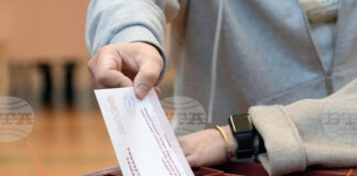 ОБНОВЕНА Партията на премиера Кулбергс е начело според екзитполове за парламентарните избори в Латвия