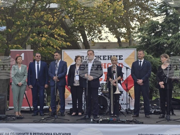 Общинското експо събира над 60 компании в рамките на Годишната среща на местните власти