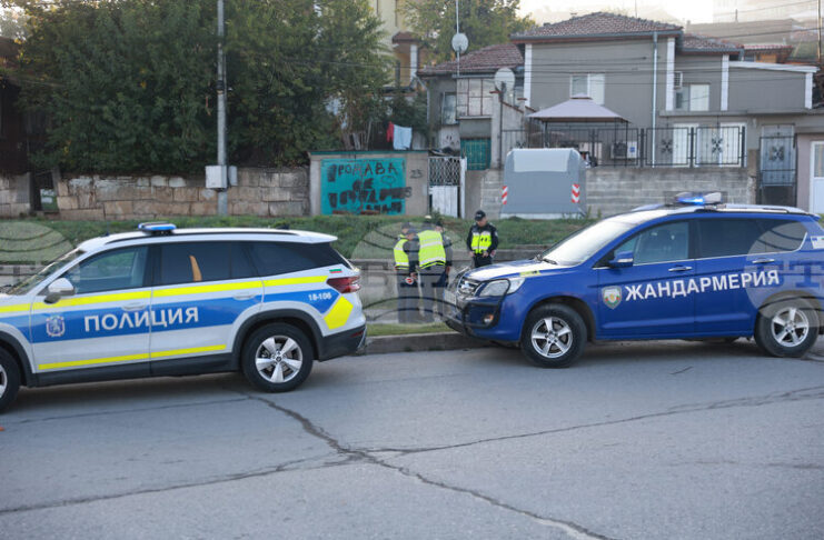 Общо 12 души са задържани при специализирана полицейска операция на територията на Софийска област