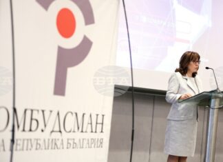 Омбудсманът вече получава жалби, написани от изкуствен интелект, които затрудняват работата на експертите, каза Велислава Делчева