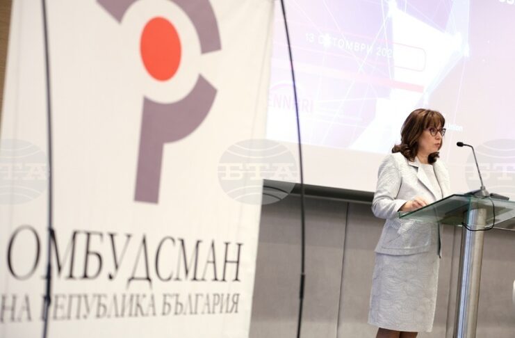 Омбудсманът вече получава жалби, написани от изкуствен интелект, които затрудняват работата на експертите, каза Велислава Делчева