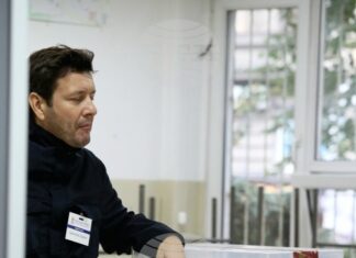 По-малко от два часа преди края на парламентарните избори в Сърбия избирателната активност достигна около 65 процента По-малко от два часа преди края на парламентарните избори в Сърбия избирателната активност достигна около 65 процента