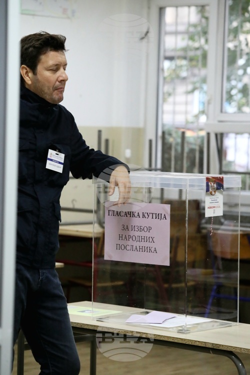 По-малко от два часа преди края на парламентарните избори в Сърбия избирателната активност достигна около 65 процента