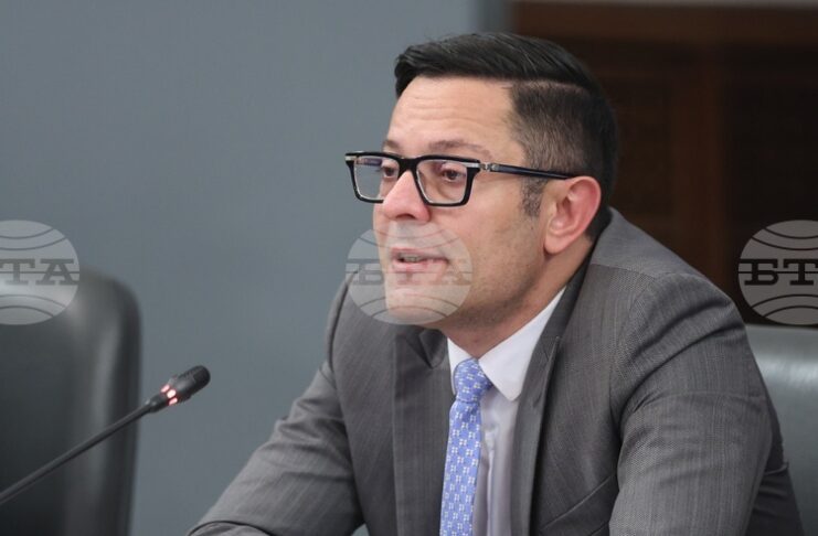 Поставили сме за цел до 30 месеца завод на „Райнметал“ в България да стане факт, каза вицепремиерът Александър Пулев