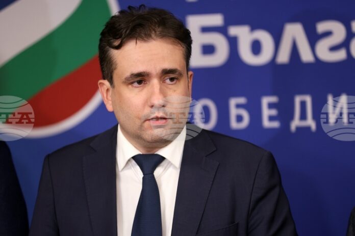 Правителството планира да скрие бюджета до изборите, защото ще има още разочароващи неща, каза съпредседателят на "Да, България" Божидар Божанов