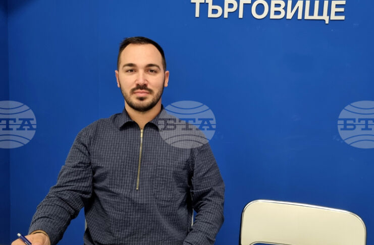 Представяне на октомврийския брой на сп. ЛИК „100 години „Варненско лято“ на музикалната сцена"
                                                                                                Фолклорните фестивали съхраняват традициите и свързват поколенията, каза народният певец Петър Кирилов