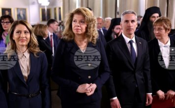 ПРЕГЛЕД НА ФРЕНСКИ МЕДИИ
Френски медии за първия тур на президентските избори в България ПРЕГЛЕД НА ФРЕНСКИ МЕДИИ
Френски медии за първия тур на президентските избори в България