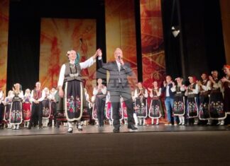 Спектакълът „Вдън гори тилилейски“, посветен на българските традиции, ще бъде представен премиерно в София и в Търговище