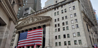 Технологичният индекс Nasdaq достигна рекордно равнище, след като по-слабите данни за заетостта в САЩ намалиха очакванията за повишение на лихвите от УФР