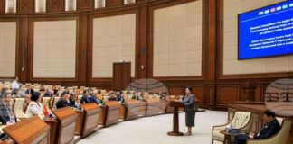 УзА: В горната камара на узбекистанския парламент се състоя среща представители на чуждестранни делегации