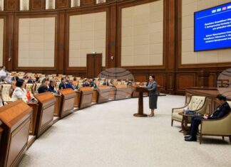 УзА: В горната камара на узбекистанския парламент се състоя среща представители на чуждестранни делегации