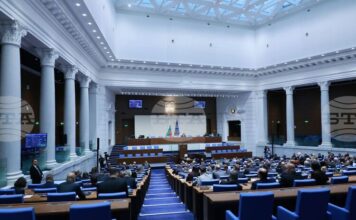 В парламента започна изслушване на премиера и министри заради атаките в Черно море, отхвърлени бяха предложения на опозицията за изслушване по други теми