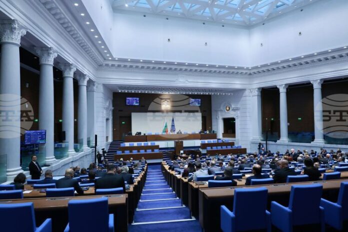 В парламента започна изслушване на премиера и министри заради атаките в Черно море, отхвърлени бяха предложения на опозицията за изслушване по други теми