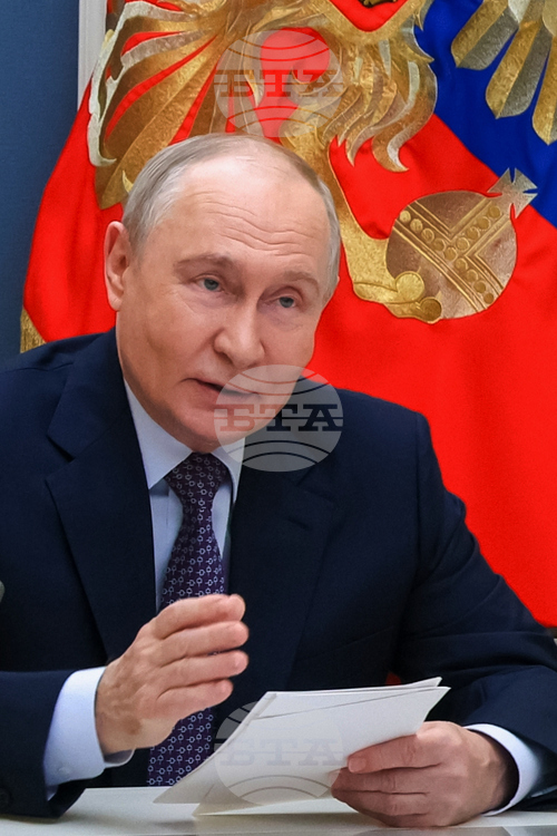 Владимир Путин е предложил среща на високо равнище с Доналд Тръмп и Си Цзинпин за обсъждане на споразумение за Украйна, пише „Уолстрийт Джърнъл“